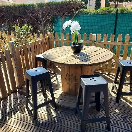 Διαμέρισμα Maison Duplex Avec Jardin 200 Metres Du Quartier Naturiste Agde